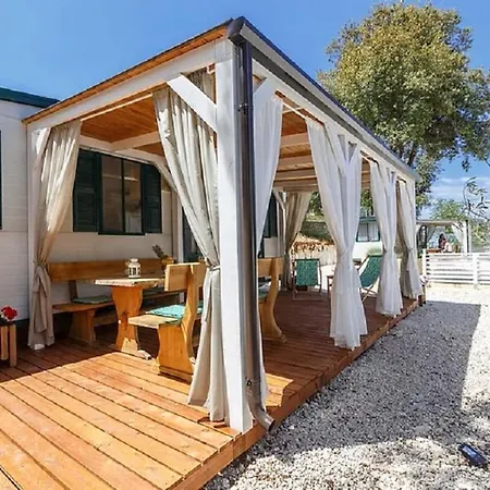 Pribjeći Premium Mobile Home 8 *
